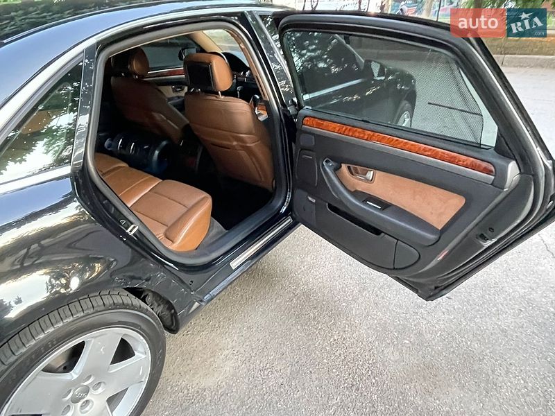 Седан Audi A8 2004 в Николаеве