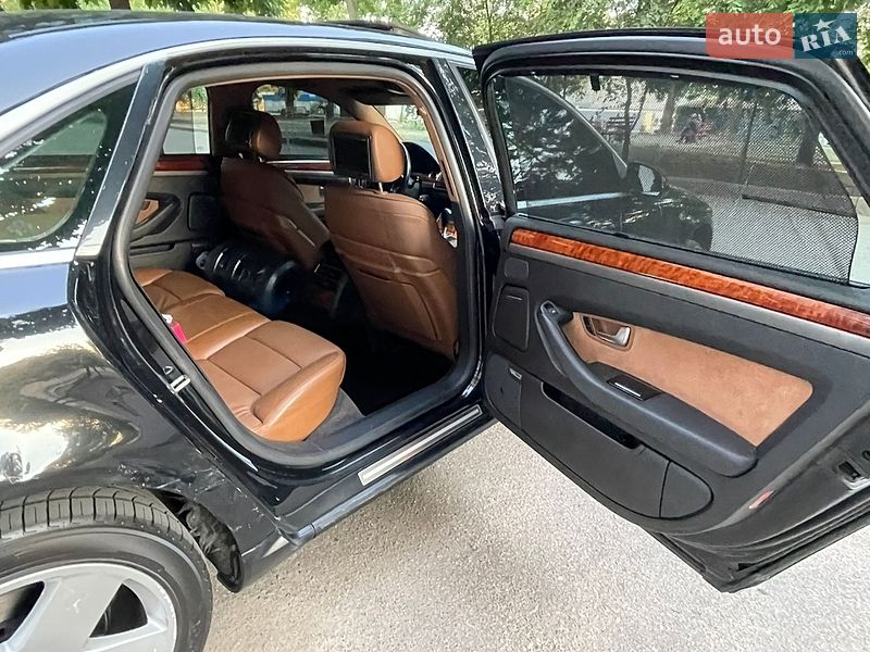 Седан Audi A8 2004 в Николаеве