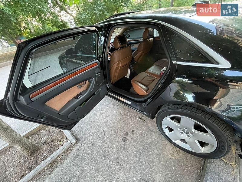 Седан Audi A8 2004 в Николаеве