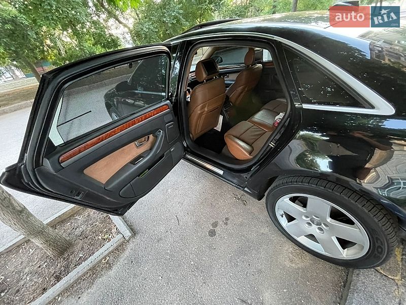 Седан Audi A8 2004 в Николаеве