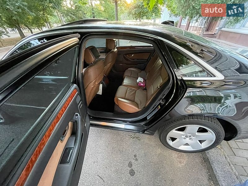 Седан Audi A8 2004 в Николаеве