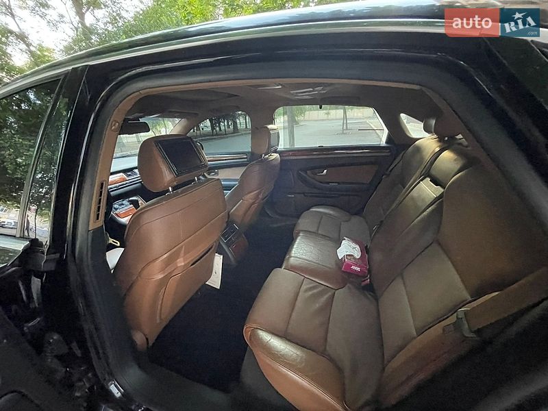 Седан Audi A8 2004 в Николаеве
