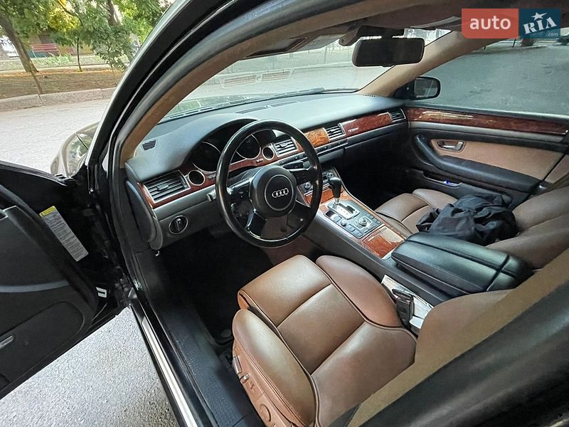 Седан Audi A8 2004 в Николаеве