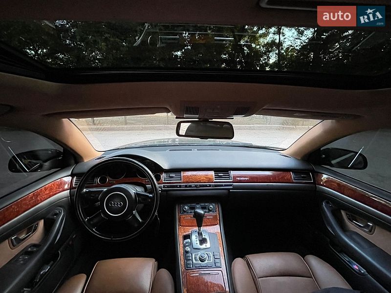 Седан Audi A8 2004 в Николаеве