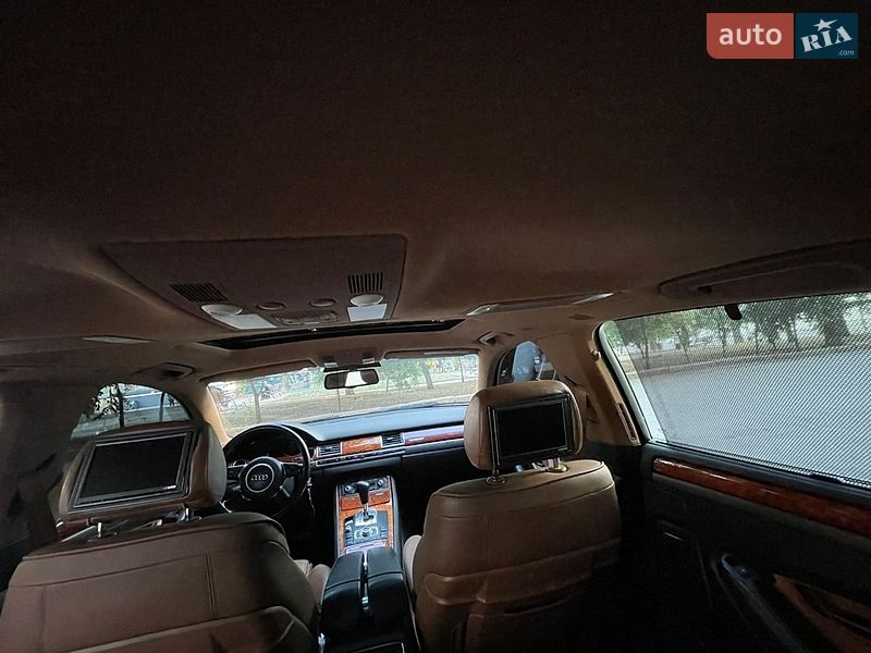 Седан Audi A8 2004 в Николаеве