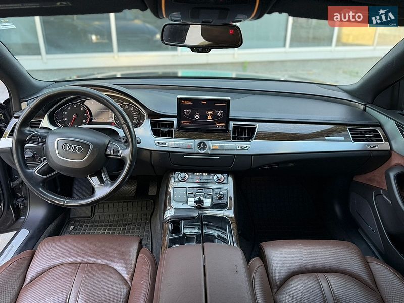 Седан Audi A8 2013 в Рівному