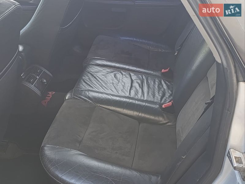 Седан Audi A8 2000 в Здолбунове