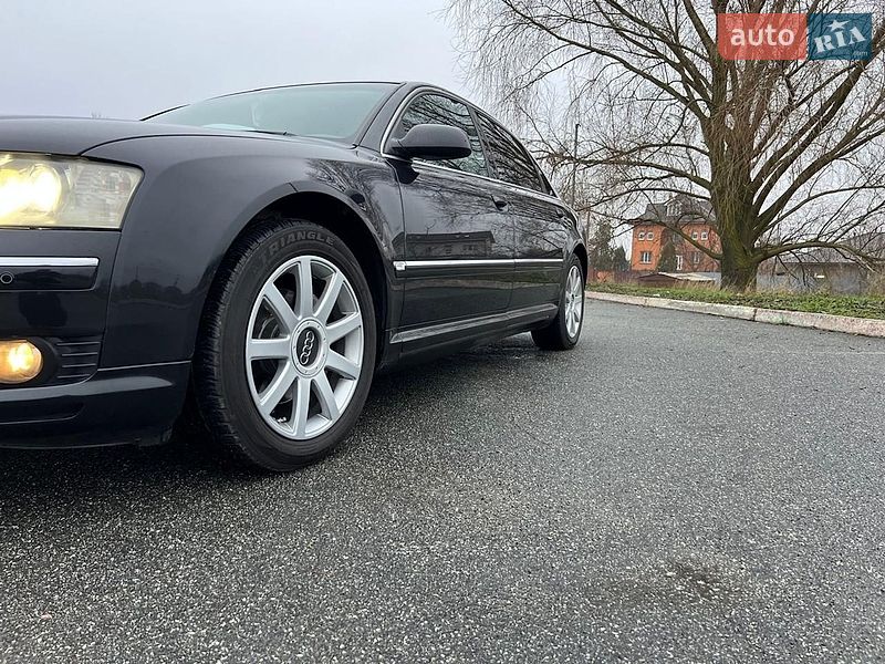 Седан Audi A8 2004 в Киеве