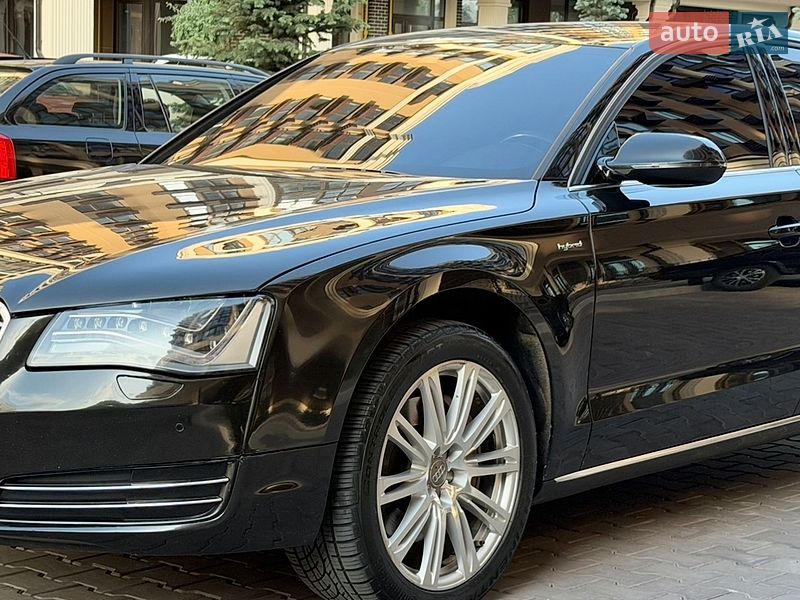 Седан Audi A8 2012 в Киеве