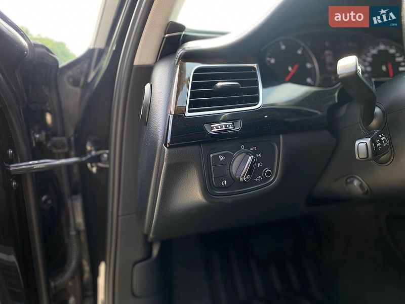 Седан Audi A8 2017 в Києві