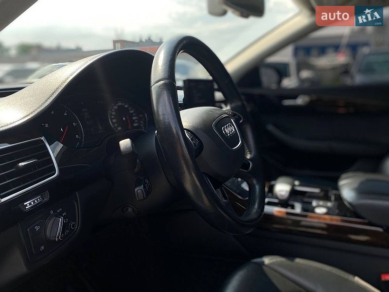 Седан Audi A8 2017 в Києві