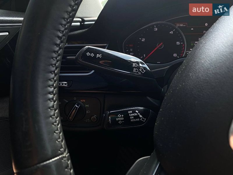 Седан Audi A8 2017 в Києві
