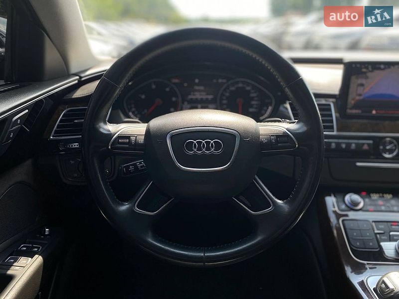 Седан Audi A8 2017 в Києві