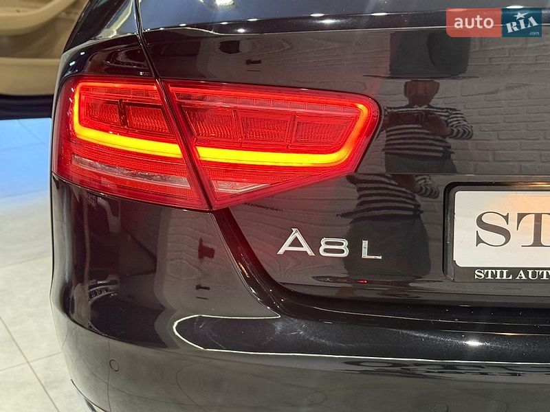 Седан Audi A8 2012 в Одессе