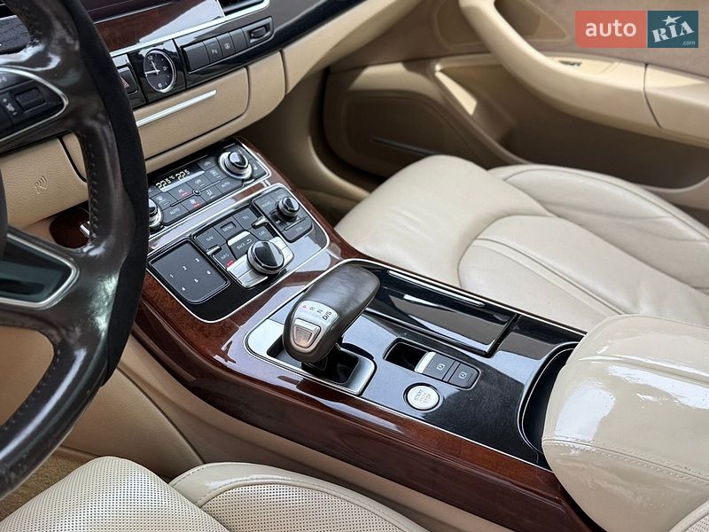 Седан Audi A8 2012 в Одессе