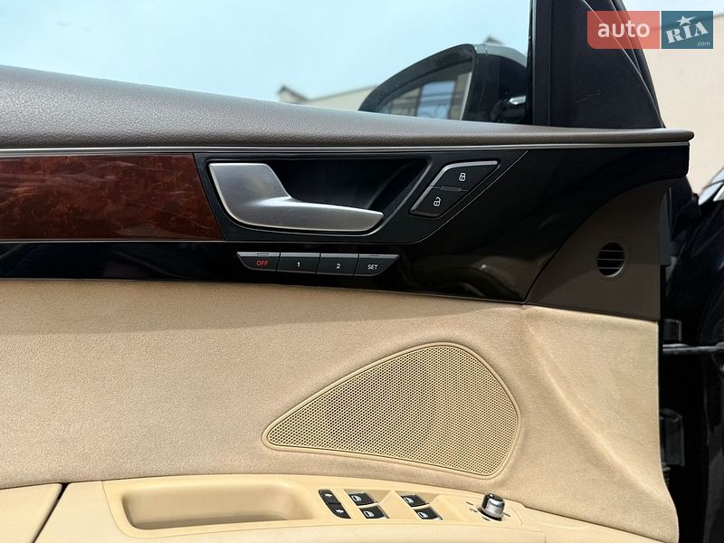 Седан Audi A8 2012 в Одессе