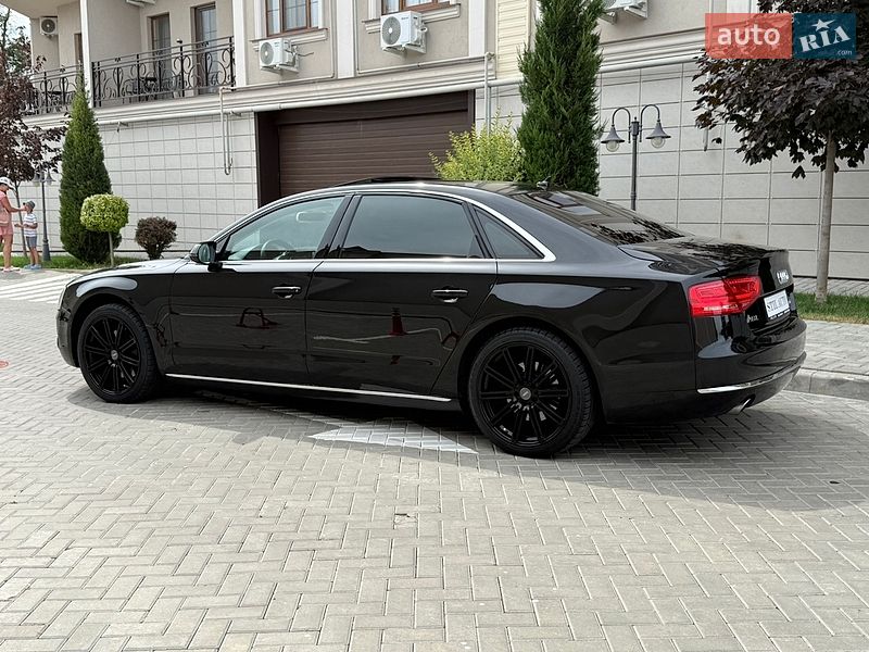 Седан Audi A8 2012 в Одессе
