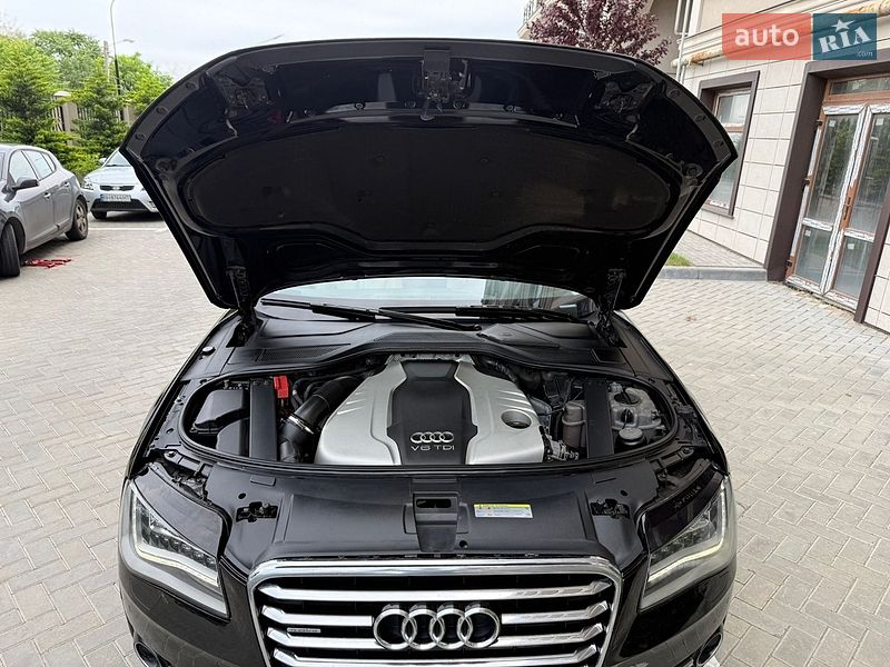 Седан Audi A8 2012 в Одессе