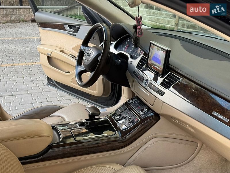Седан Audi A8 2010 в Одессе
