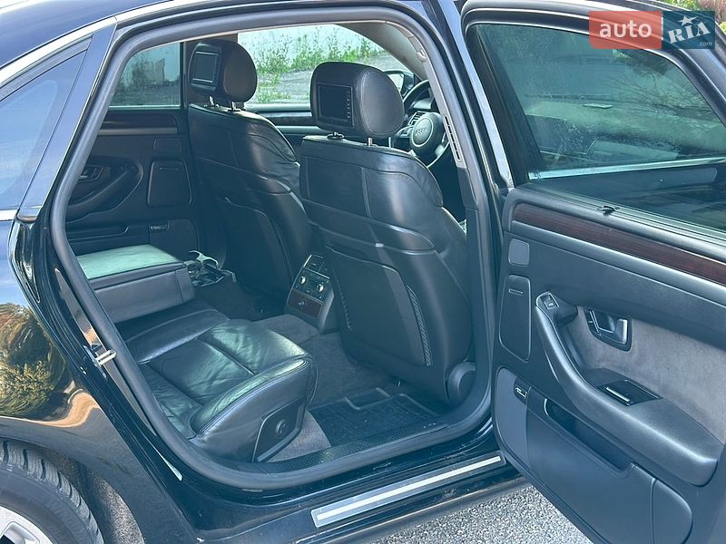 Седан Audi A8 2004 в Харкові