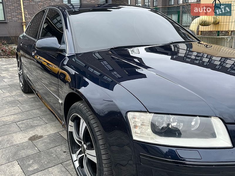 Седан Audi A8 2004 в Львове