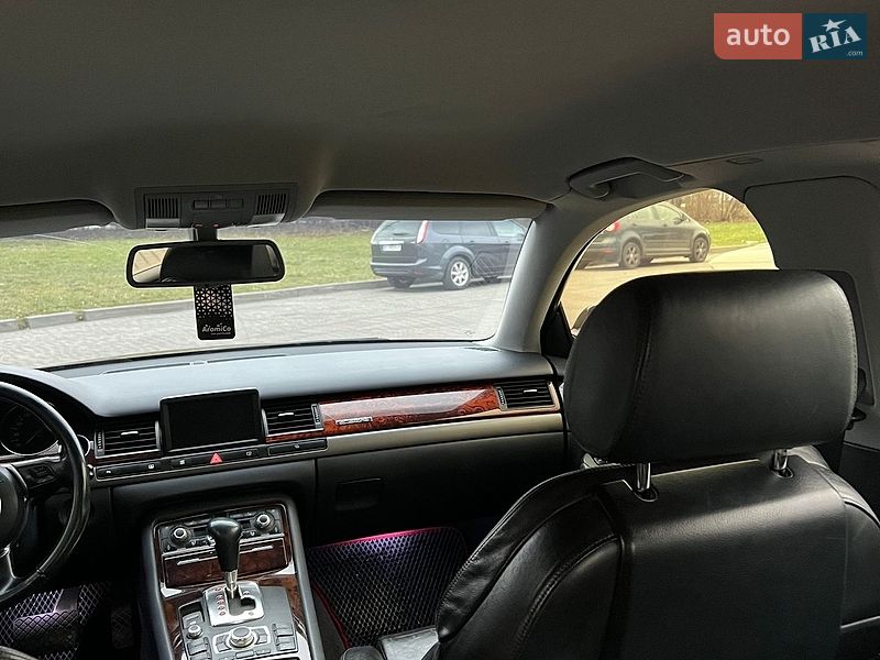 Седан Audi A8 2004 в Львове