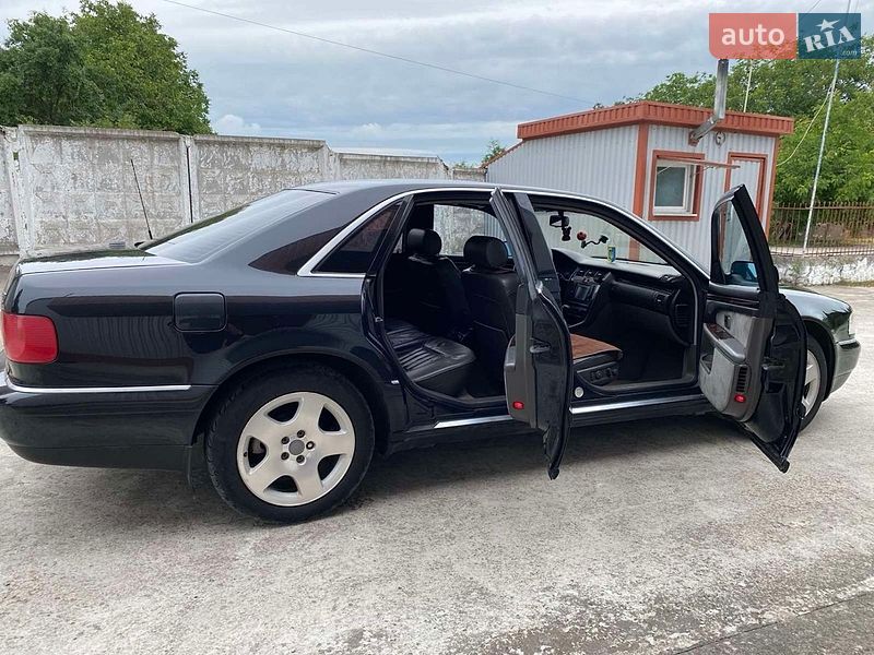 Седан Audi A8 2000 в Ярмолинцах