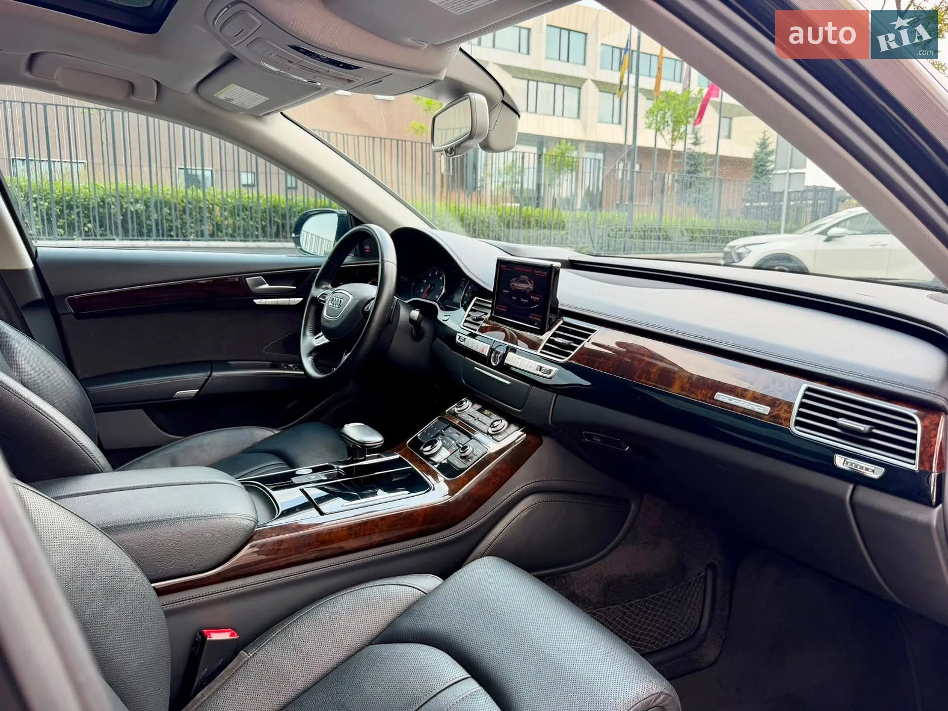 2017 Audi A8 - мініатюра 24