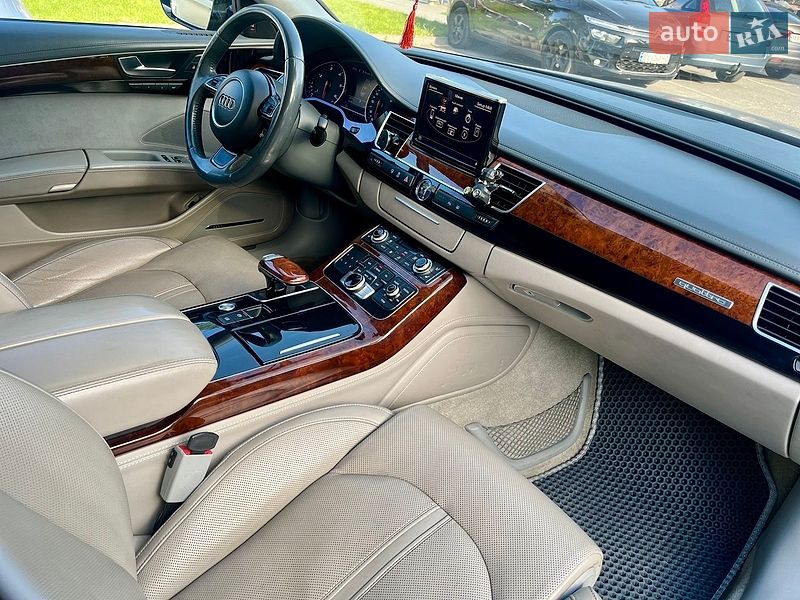 Седан Audi A8 2010 в Вінниці