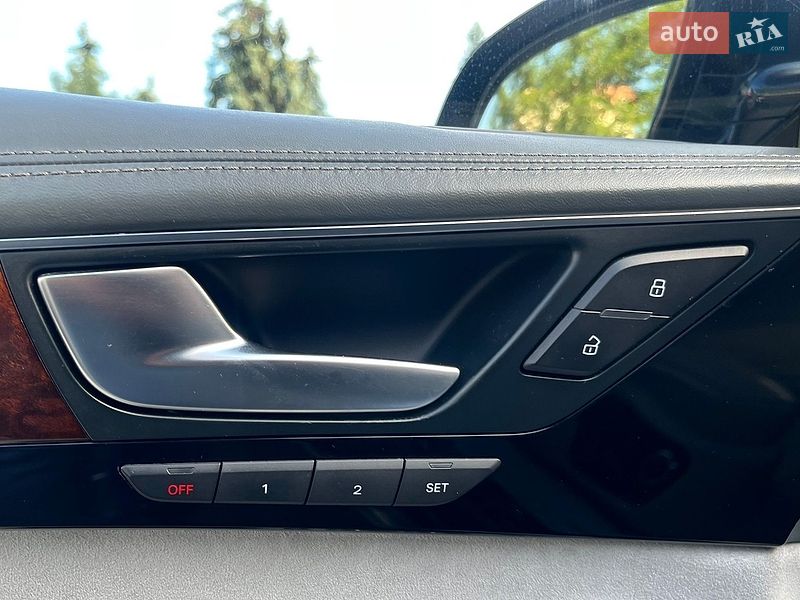 Седан Audi A8 2010 в Вінниці