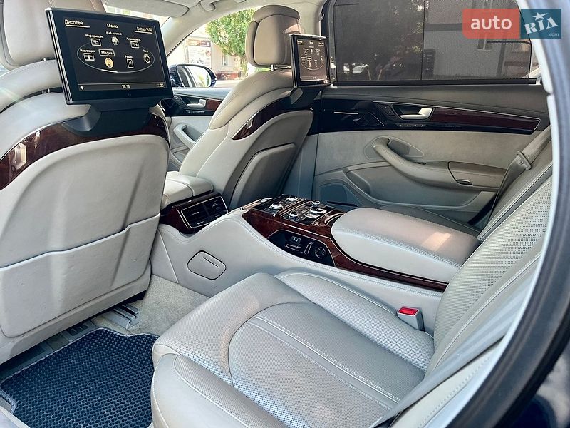 Седан Audi A8 2010 в Вінниці
