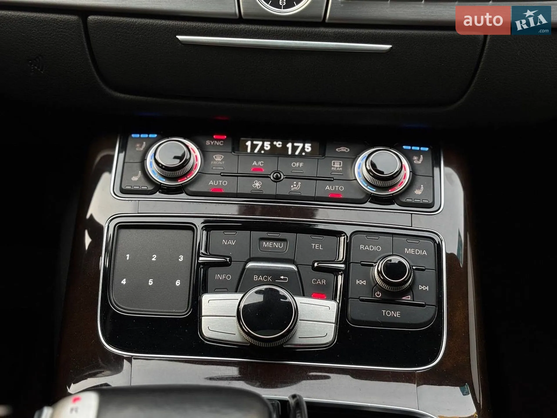 2015 Audi A8 - мініатюра 16