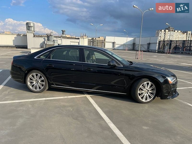 Седан Audi A8 2013 в Києві