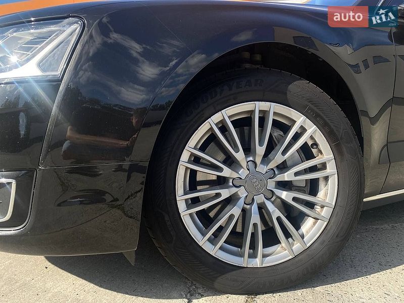 Седан Audi A8 2017 в Киеве