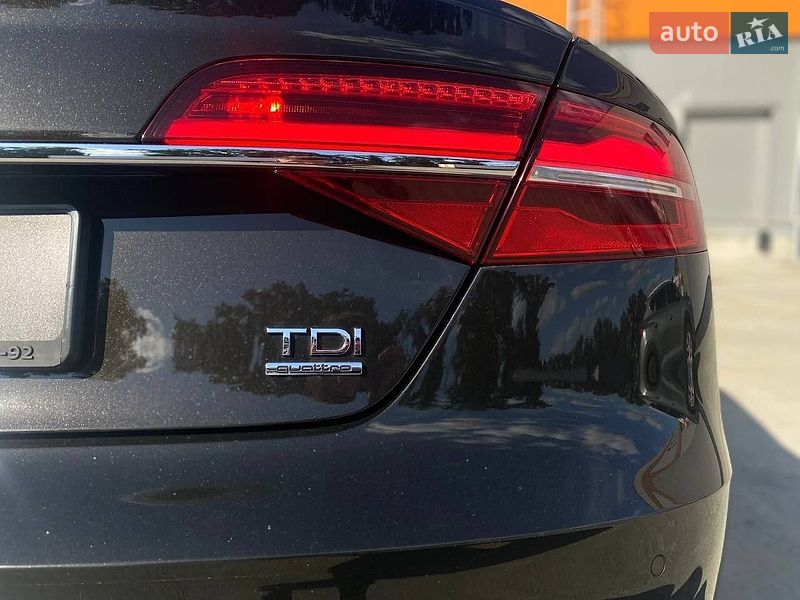 Седан Audi A8 2017 в Киеве