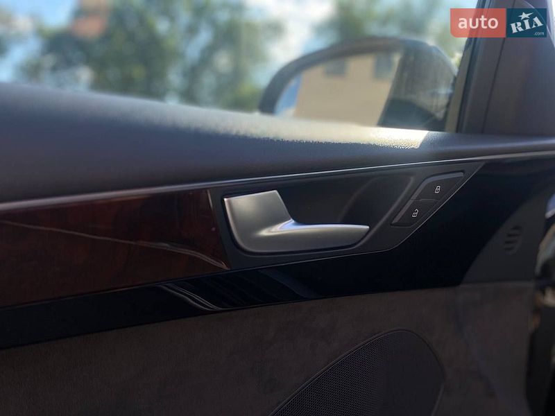 Седан Audi A8 2017 в Киеве