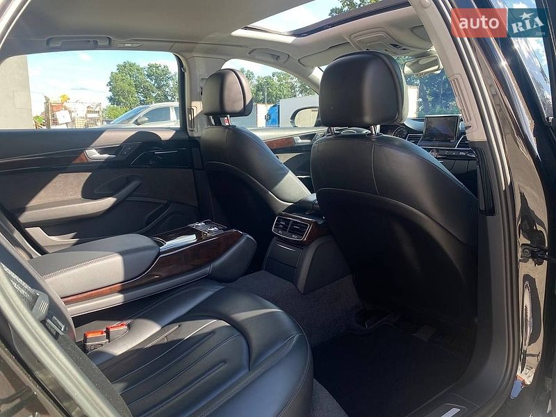 Седан Audi A8 2017 в Киеве