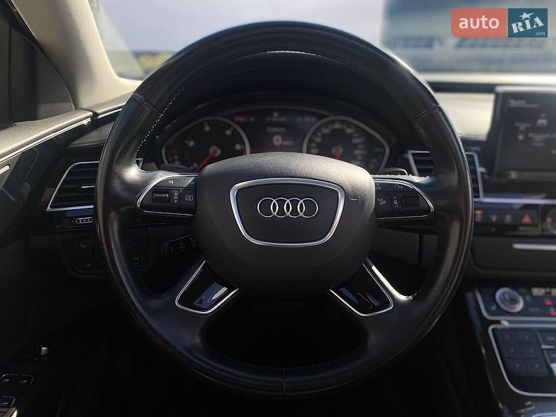 Седан Audi A8 2017 в Киеве
