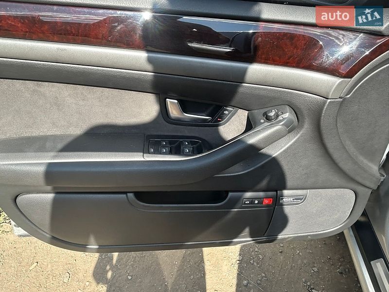 Седан Audi A8 2004 в Каменец-Подольском
