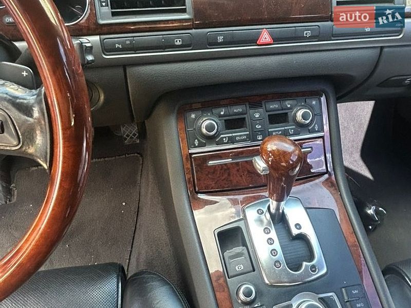 Седан Audi A8 2004 в Каменец-Подольском