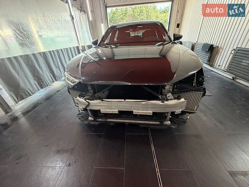 Седан Audi A8 2019 в Киеве