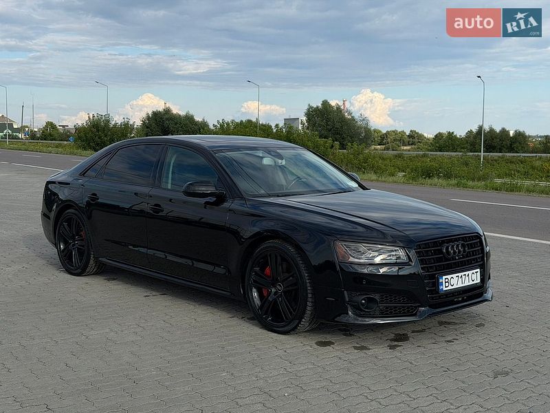 Седан Audi A8 2015 в Львове