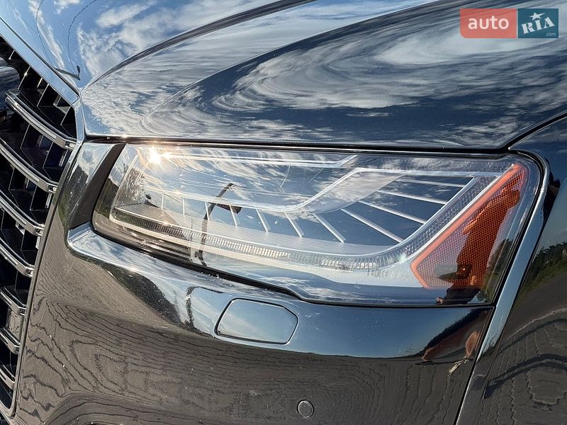 Седан Audi A8 2015 в Львове