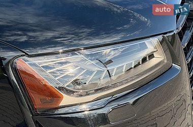 Седан Audi A8 2015 в Львове