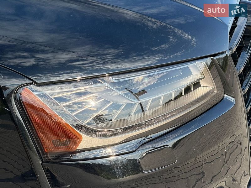 Седан Audi A8 2015 в Львове