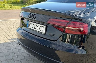 Седан Audi A8 2015 в Львове