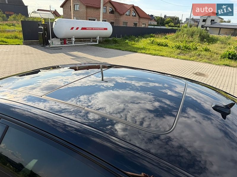 Седан Audi A8 2015 в Львове