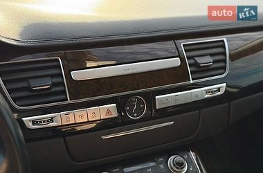 Седан Audi A8 2015 в Львове