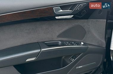 Седан Audi A8 2015 в Львове