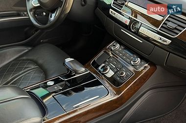 Седан Audi A8 2015 в Львове